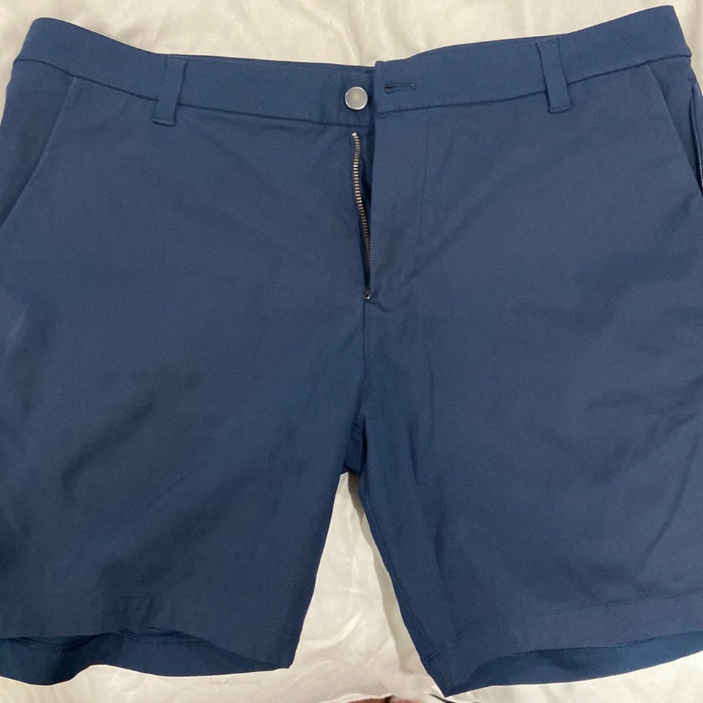Oakmont Country club Lululemon abc slim shorts size 36. Blue. 7 inch . Mint